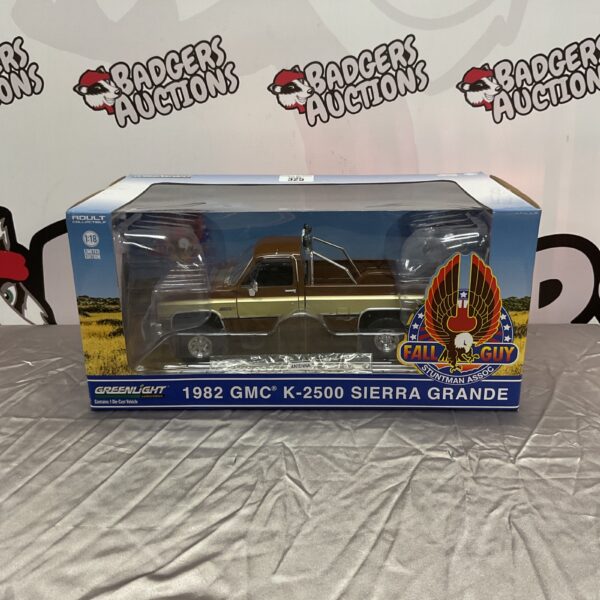 GreenLight 1982 GMC K2500 Sierra Grande diecast model truck