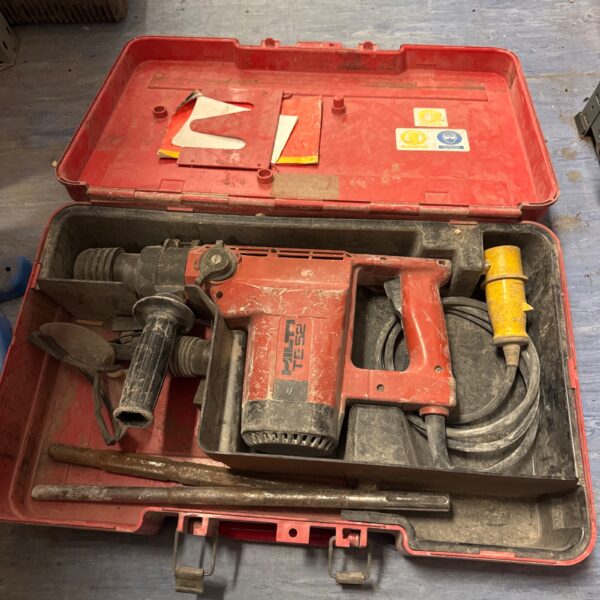 Used Hilti TE52 SDS drill in its original carrying case.