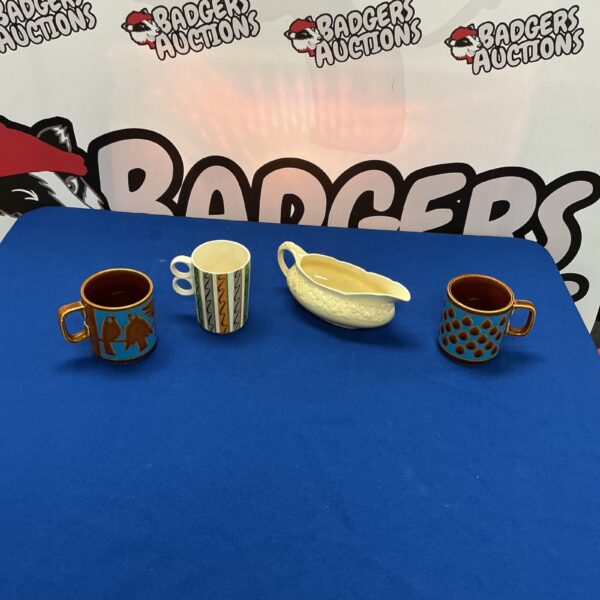 Vintage Hornsea and Sadler mugs, a collectible pottery set.