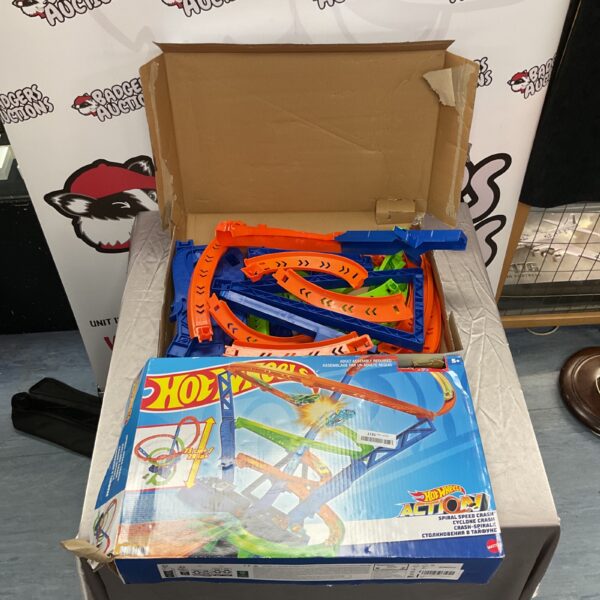 Hot Wheels Spiral Speed Crash playset in box, ready for racing.