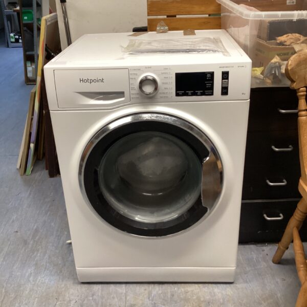 White Hotpoint LB2006TRF washing machine front view.