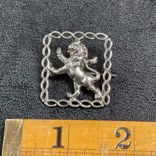 Vintage 925 silver Scottish rampant lion brooch