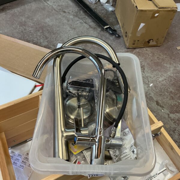 Mixed lot of kitchen taps and plumbing fixtures.
