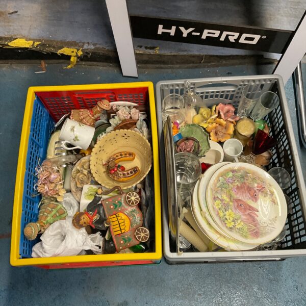 Mixed china lot featuring Nicholas John plates and vintage porcelain.