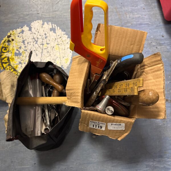 Mixed lot of vintage hand tools for workshop and garden use.
