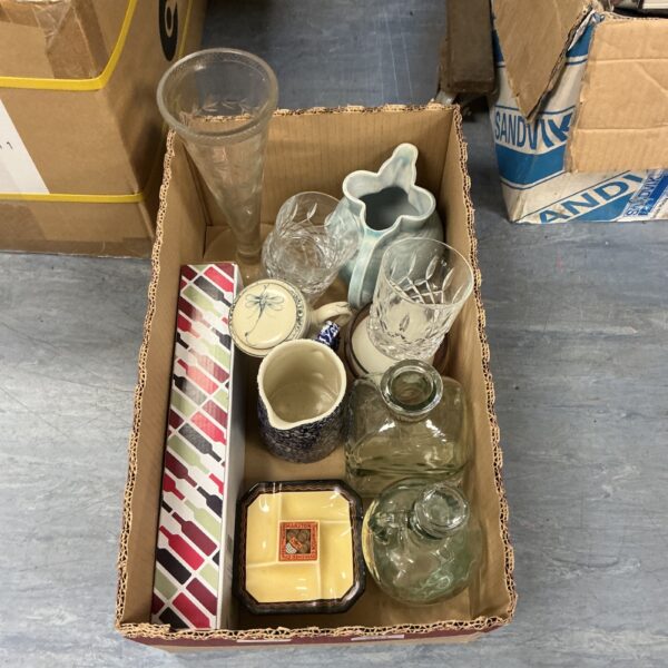 Mixed lot of vintage vases and decorative items.