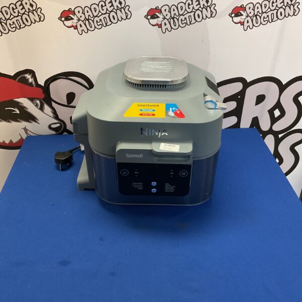 Silver Ninja Speedi multi cooker kitchen appliance.