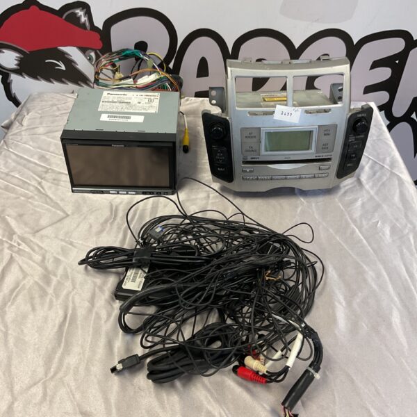 Panasonic CN-HW880DFA car stereo unit for Toyota Yaris.