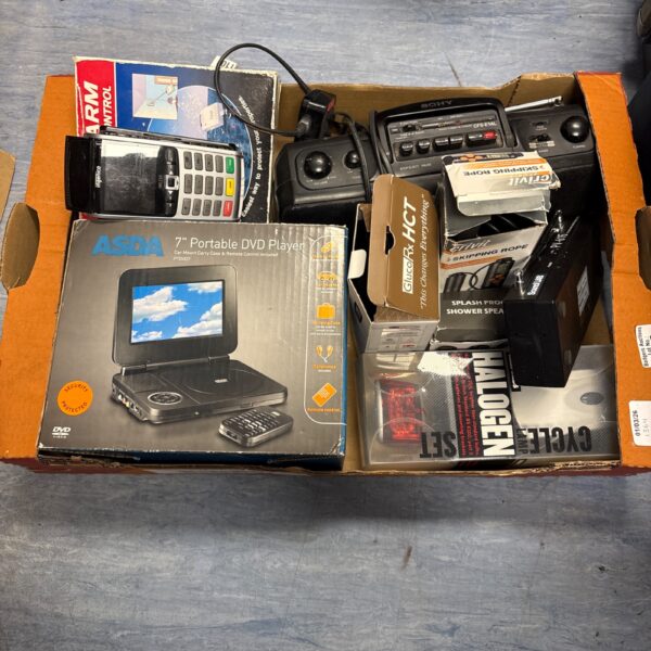 Mixed lot of vintage electronics including a portable DVD player.
