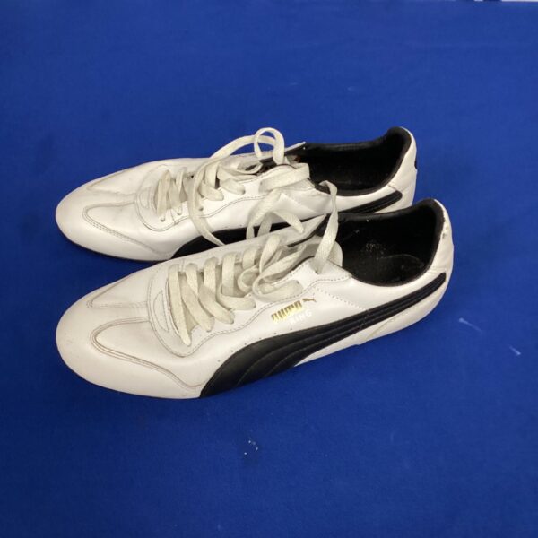 Vintage Puma Ring sparring shoes size 9 for boxing training.