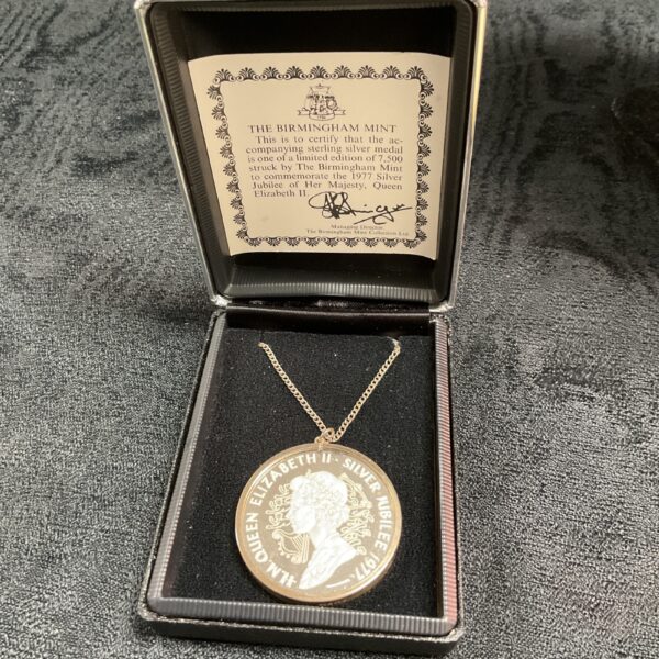 Queen Elizabeth II Silver Jubilee medal on chain, Birmingham Mint
