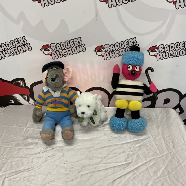 Vintage plush toy lot featuring Roland Rat, Bertie Bassett, and Harrods dog.