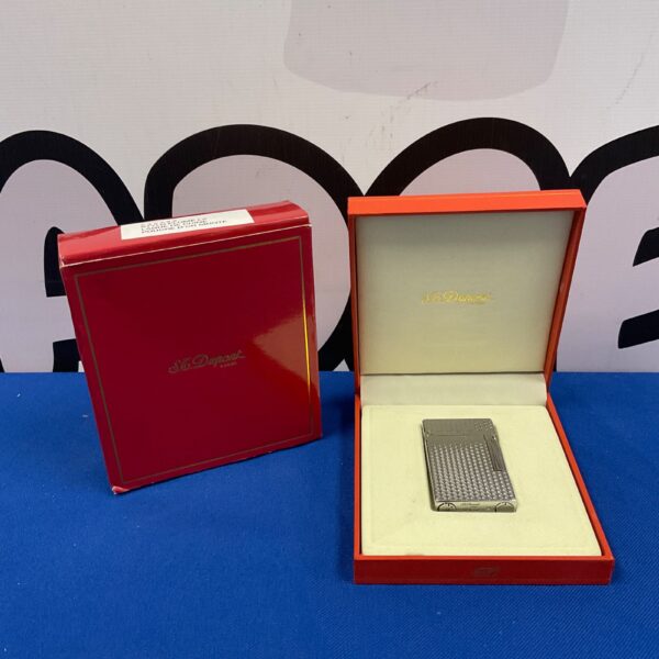 Vintage S j DuPont Paris lighter in presentation case.