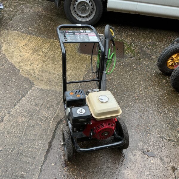 ST Samtool petrol pressure washer for outdoor cleaning tasks.
