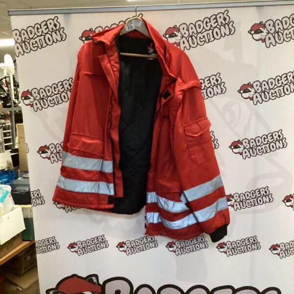 XL Tundra hi vis coat with reflective stripes for safety.