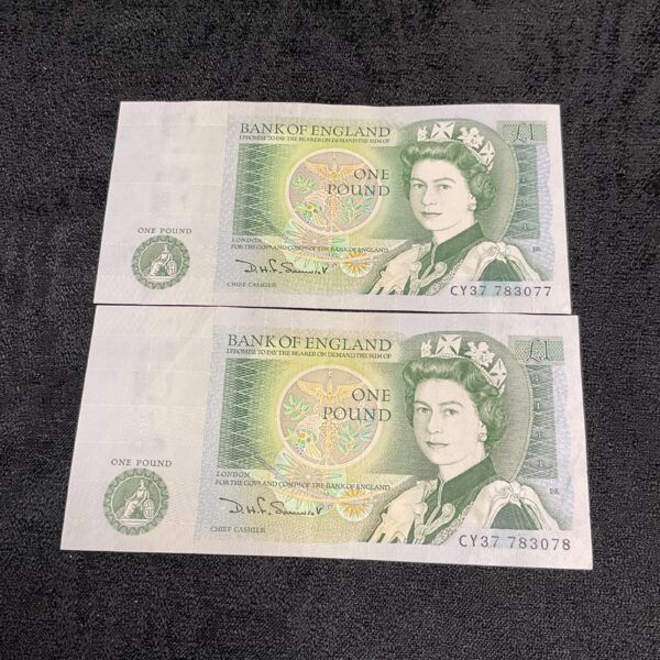 Uncirculated Bank of England One Pound note featuring Queen Elizabeth II.
