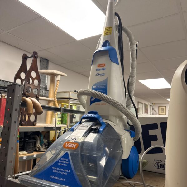 Vax Rapide Power carpet cleaner for home use.