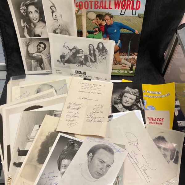 Vintage 1971 Football World album signed by Peter Osgood.
