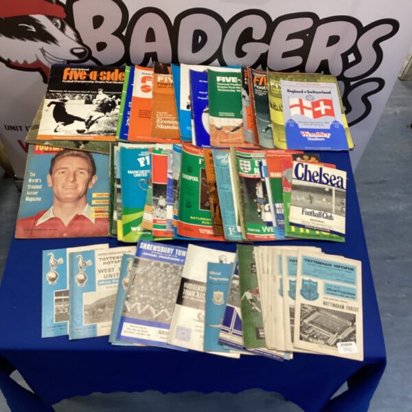Mixed lot of vintage football programmes including Tottenham Hotspur.