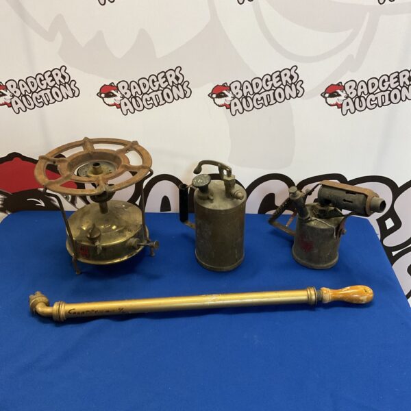 Vintage Heathware stove set with blowtorch and sprayer.