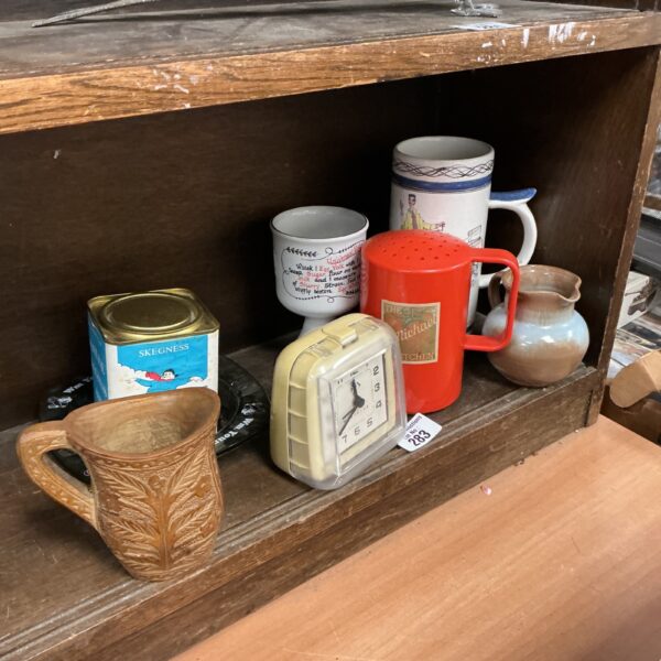 Vintage mixed lot of kitchenalia and collectibles.
