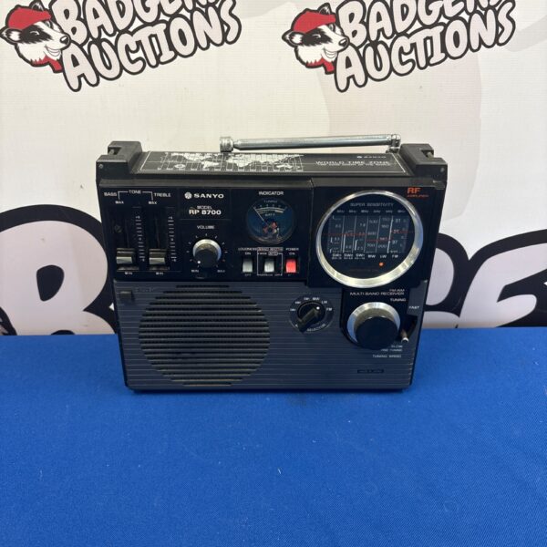 Vintage Sanyo RP-8700 portable multi-band radio in detail.