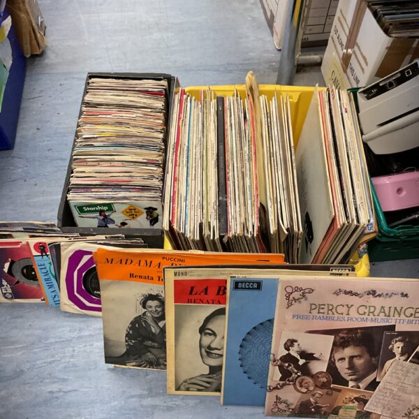 Mixed lot of vintage vinyl records in various genres.