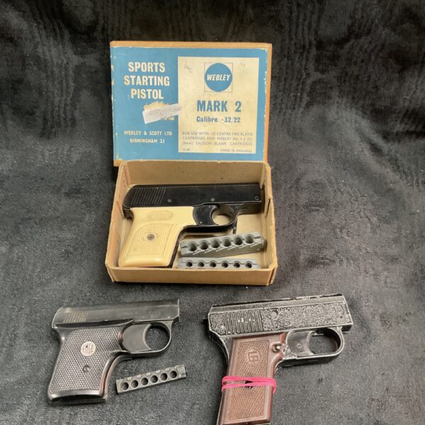 Vintage Webley Mk2 starting pistol in .32/22 calibre for collectors.