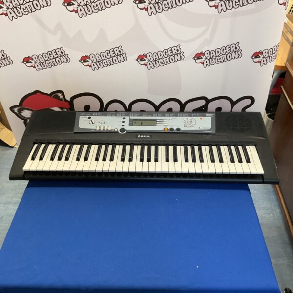 Yamaha PSR-E213 portable keyboard in used condition.