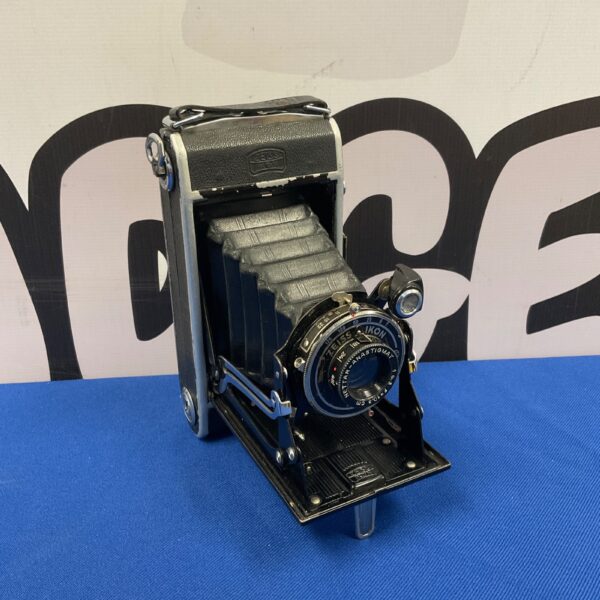 Front view of a vintage Zeiss Ikon Telma camera.