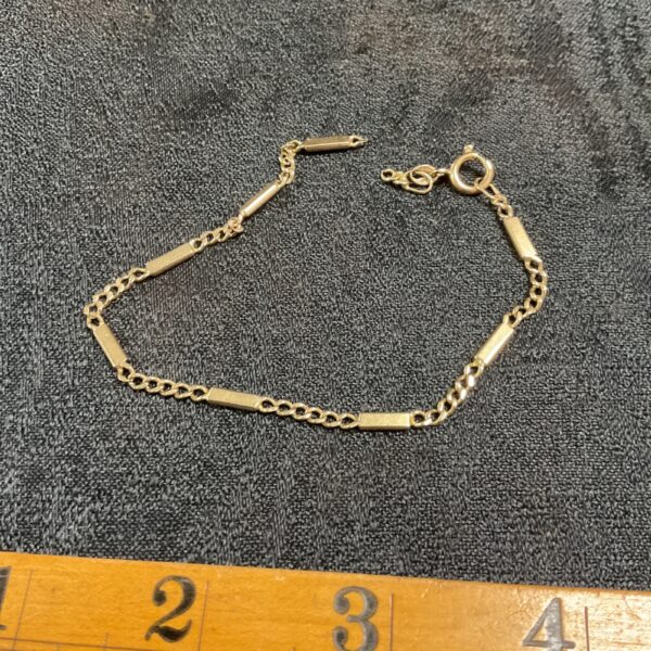 Broken 9ct gold bar chain bracelet, delicate vintage jewellery.