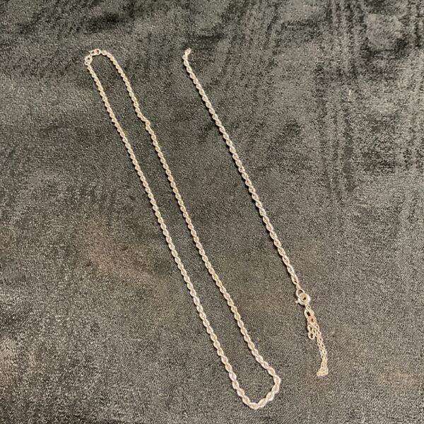 Delicate 9ct white gold necklace and broken bracelet set.