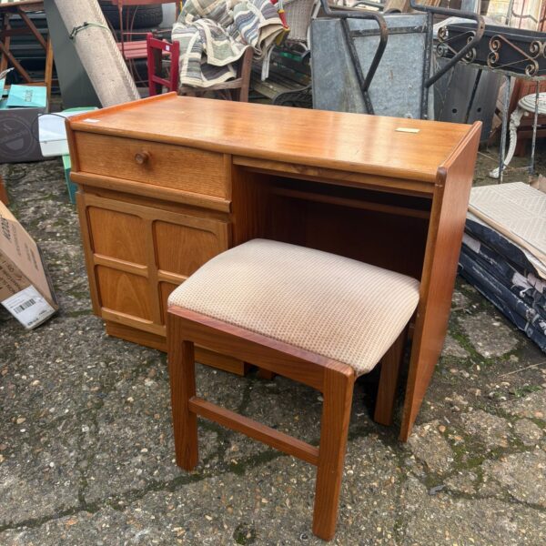 Nathan desk With stool