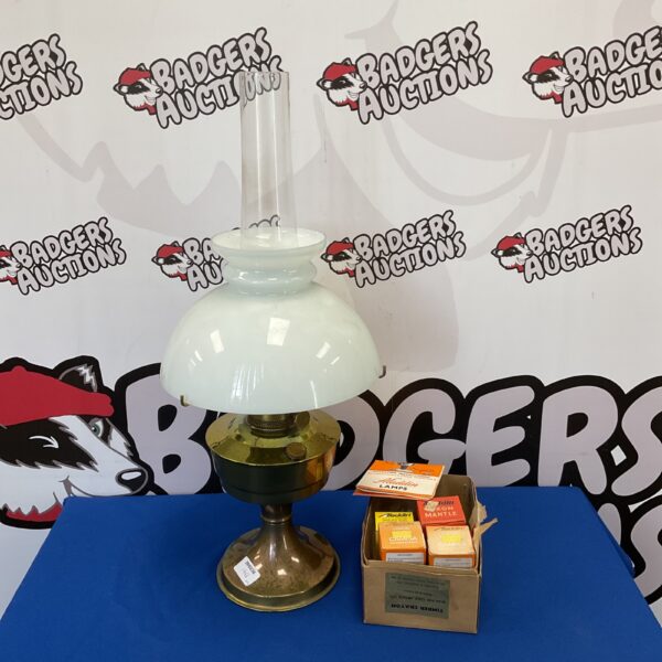 Vintage Aladdin 23 brass paraffin lamp with mantles.