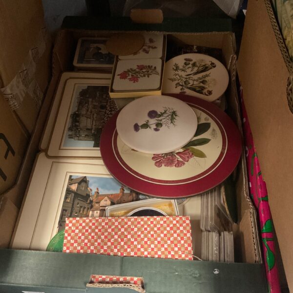 Vintage floral place mats and coasters for retro table settings.
