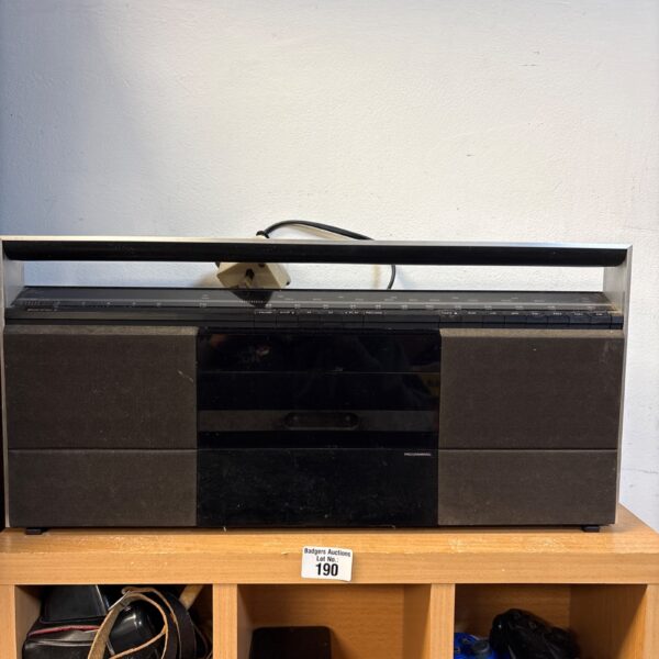 Vintage Bang & Olufsen Beosystem 10 stereo system in good condition.