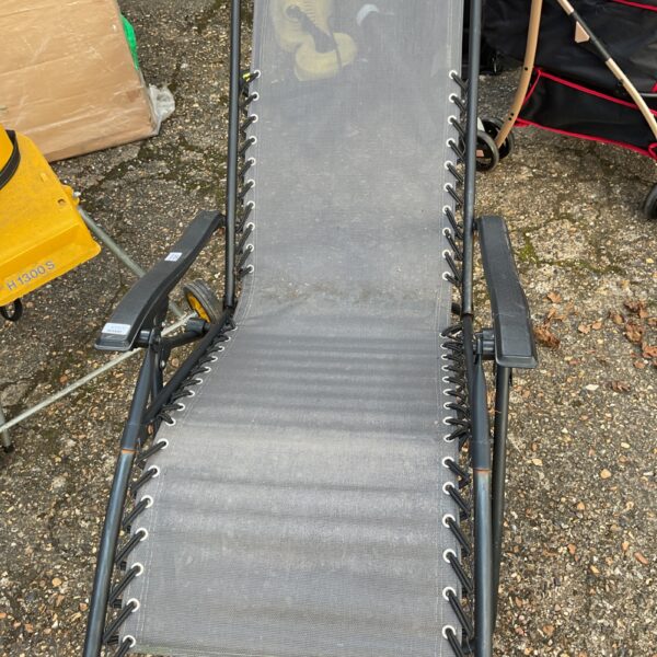 Black reclining garden chair, model H300S, for outdoor use.