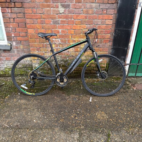 Carrera Crossfire 2 gents road bike for sale.