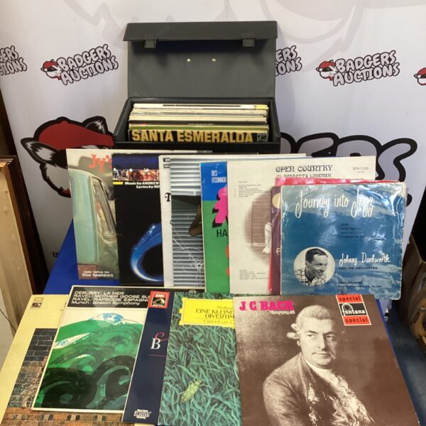 Lot of vintage classical vinyl records for collectors.