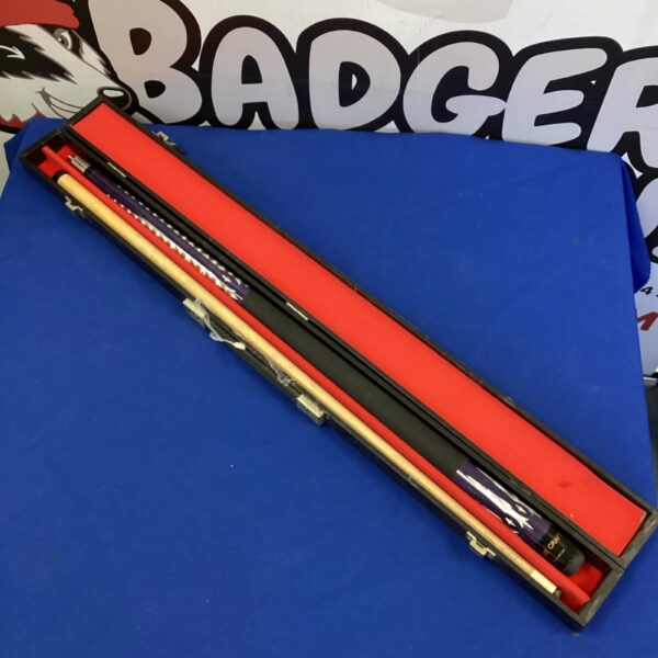 Cue Craft Maverick snooker cue in its original case.