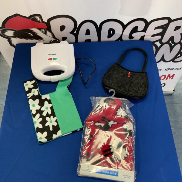 Vintage Daewoo toastie maker bundle with accessories.