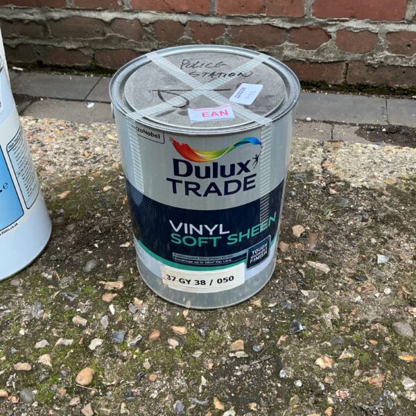 Used can of Dulux Vinyl Soft Sheen paint for DIY projects.