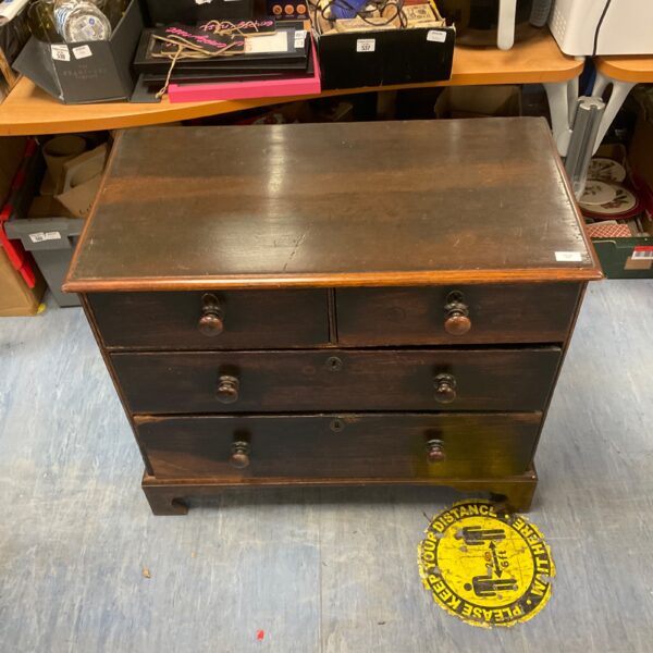 Antique Georgian oak chest of drawers with two over three drawers.
