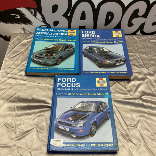 Haynes car repair manuals lot including Ford Focus and Vauxhall Astra.