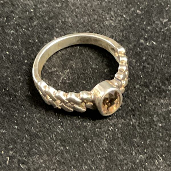 Dilver ring set with smokey quartz sone size R