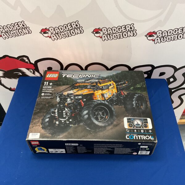 Lego Technic 4x4 X-treme Off Roader model 42099 construction toy.