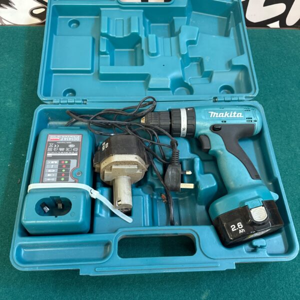 Vintage Makita 6391DWDE cordless drill set in carry case.