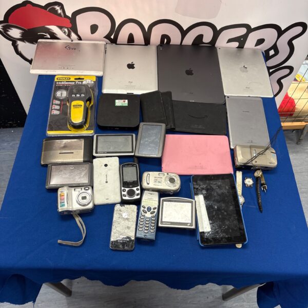 Mixed lot of electronics including iPads and cameras.