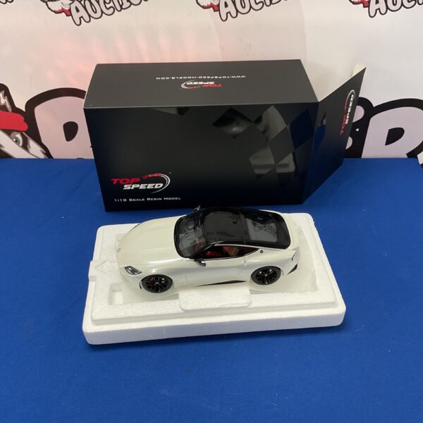 Detailed Top Speed Nissan Fairlady Z resin model car.