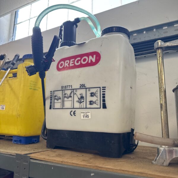 Oregon 20L backpack sprayer for garden use, showing the lance and harness.